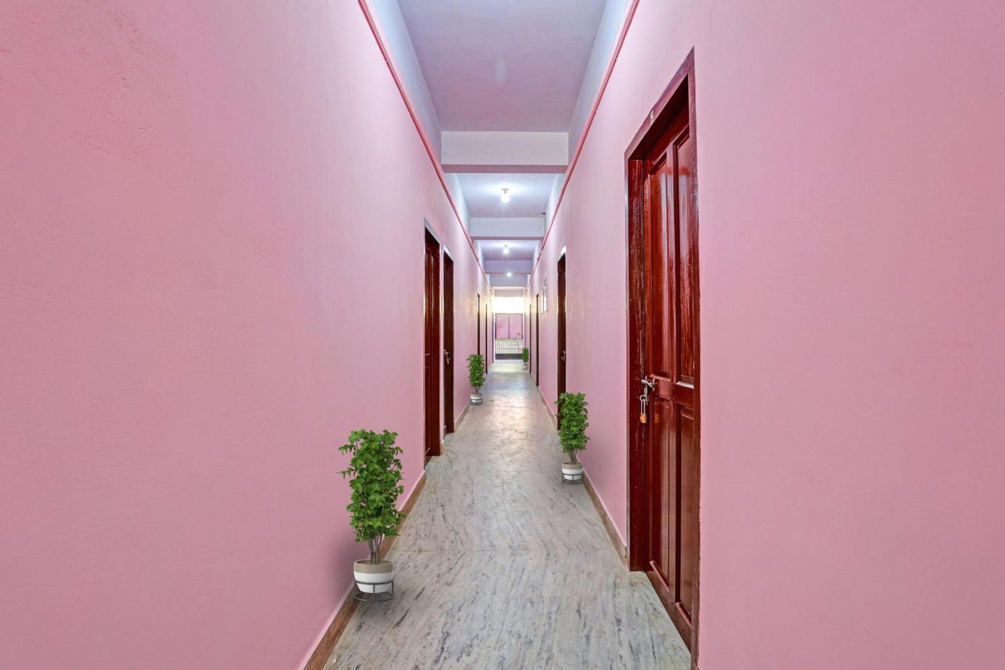Super Hotel O Bevis Kazhakuttam Extérieur photo